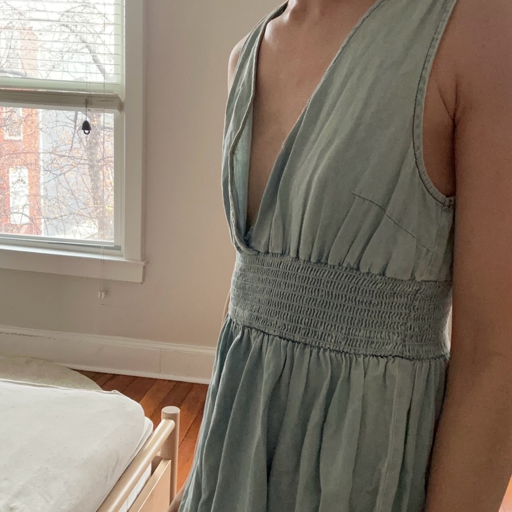 Sleeveless Green Dress with Smocked Waist